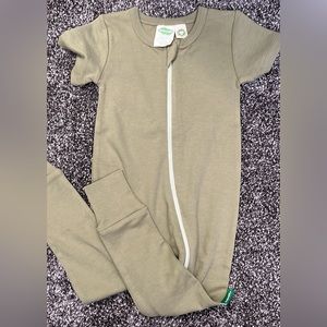 Parade Organics short sleeve romper